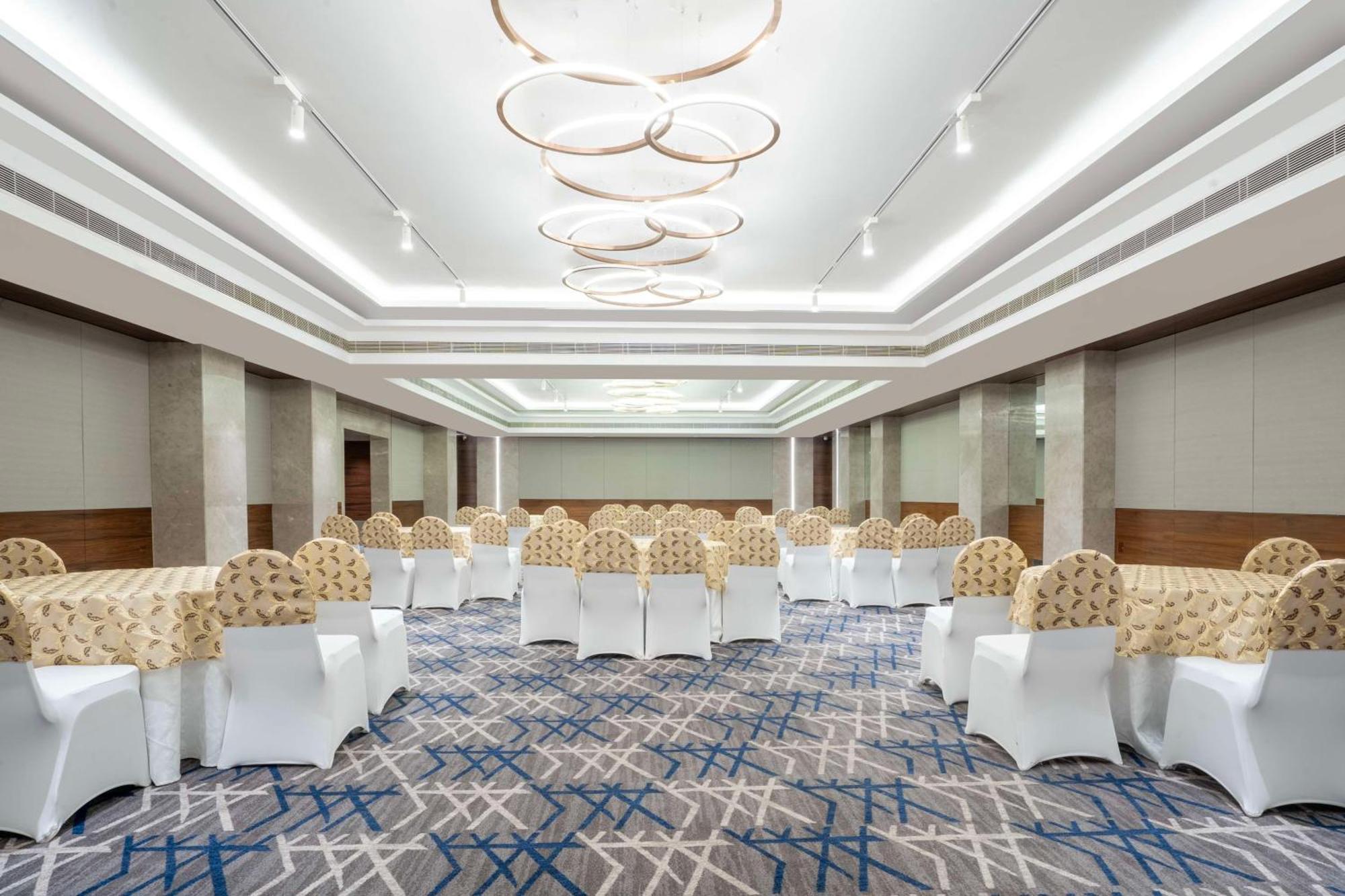 Radisson Hotel Vrindavan Ngoại thất bức ảnh